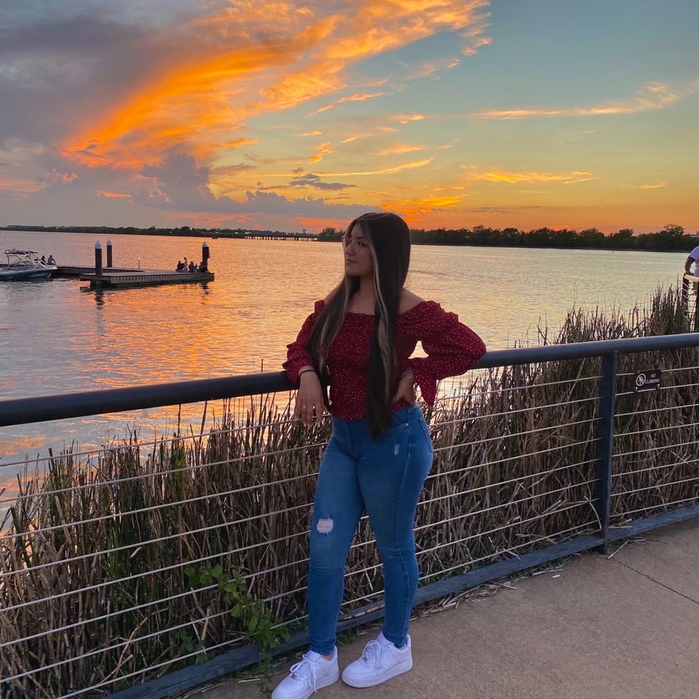 Meet your Posher, Reyna